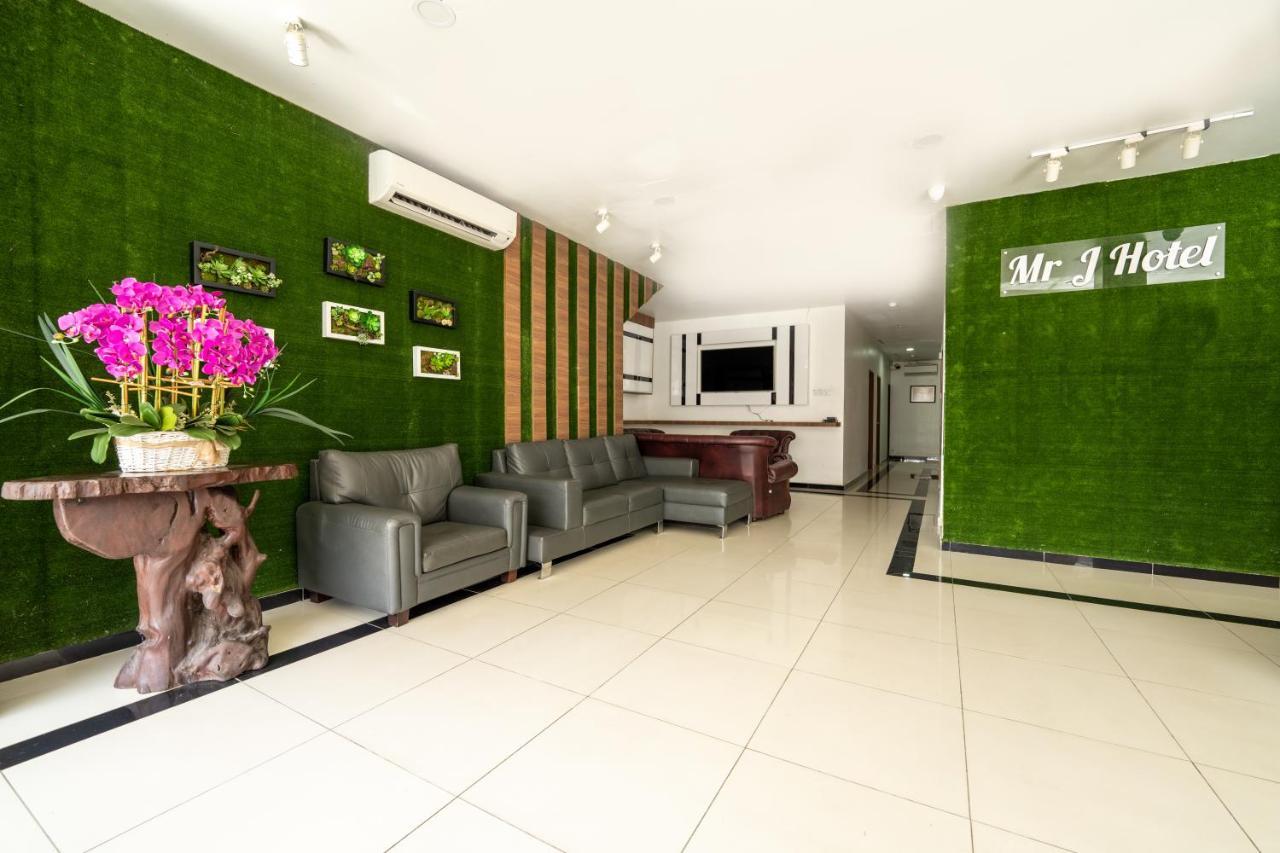 Mary J Hotel Family 10 Pax Room Kota Bharu Exterior foto